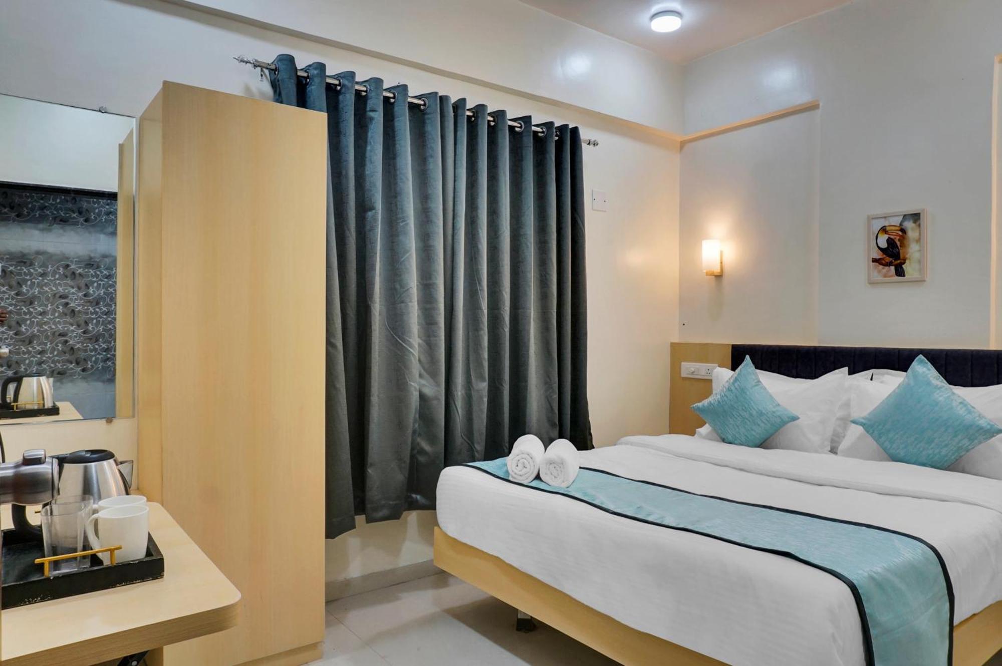 Urban Hometel Pune Zewnętrze zdjęcie