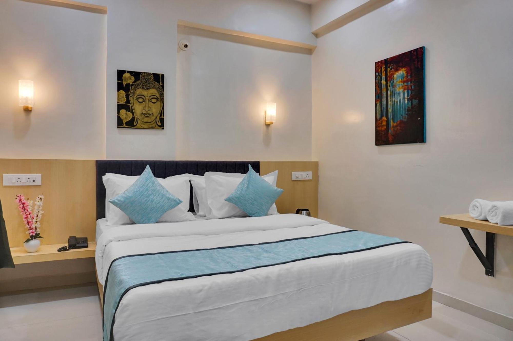 Urban Hometel Pune Zewnętrze zdjęcie